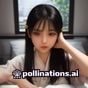 日日视频用户美食探索家的头像，中年女性在餐厅拍照